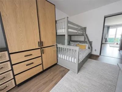 Apartament 3 camere terasa balcon si parcare zona Selimbar - foto 7
