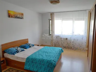 Apartament 2 camere si balcon zona Strand - foto 9