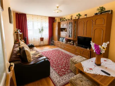Apartament 2 camere decomandat balcon si pivnita zona Lazaret - Sibiu