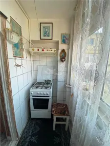 Apartament 2 camere decomandat balcon si pivnita zona Lazaret - foto 7