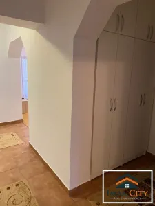 Apartament 3 camere, Billa, bloc tip Vila - foto 5