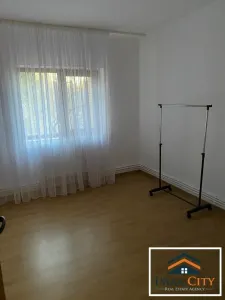 Apartament 3 camere, Billa, bloc tip Vila - foto 9