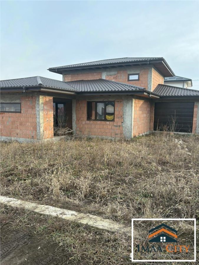 De Vanzare: Casa la Roșu, 300 mp Utili, 700 mp Teren, Valea Lupului, Iasi - Valea Lupului