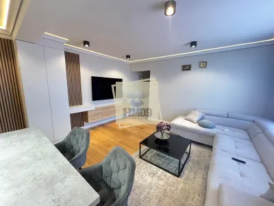 Apartament de LUX cu 3 camere si balcon zona Rahovei - foto 9