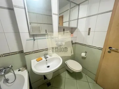 Apartament 3 camere 2 balcoane etaj 1 - zona Centrala - foto 18