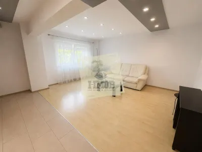 Apartament 3 camere 2 balcoane etaj 1 - zona Centrala - foto 3