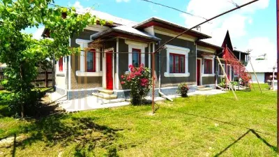 O Casa cu suflet, curte superba, la doar 7 km de Targoviste. - Teis