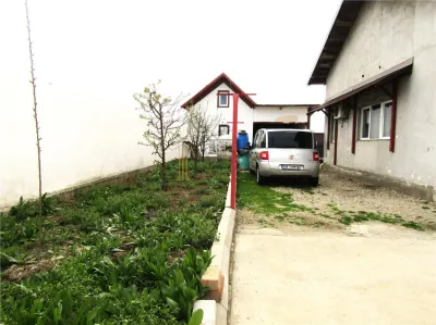 Cu mare potential! Vanzare Casa P+Pod si acoperis TIP TERASA in Ulmi. - foto 8
