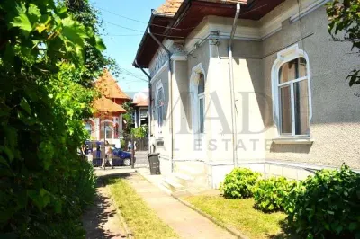 Imobil cu Mare Potential Comercial Calea Domneasca Vizavi de Turnul Chindia. - Targoviste