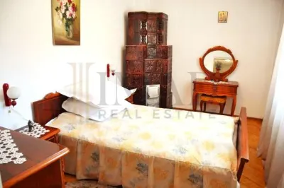 Casa 7 camere + 1000 mp  teren, ideala pensiune - Runcu zona Leaota. - foto 9