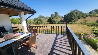 Casă de Vânzare în Poieni-Solca, Bucovina | Casă de Poveste | 3 Dormitoare | Șemineu | Sobă de Teracotă | Garaj | Teren 3.195 mp | Comision 0 - foto 2
