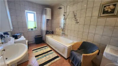 Casă de Vânzare în Poieni-Solca, Bucovina | Casă de Poveste | 3 Dormitoare | Șemineu | Sobă de Teracotă | Garaj | Teren 3.195 mp | Comision 0 - foto 13