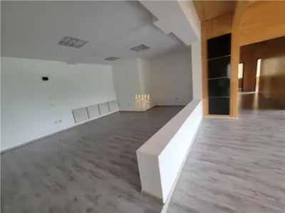 Spatiu Birouri Premium  221 mp  Suceava 0727817187 - foto 6