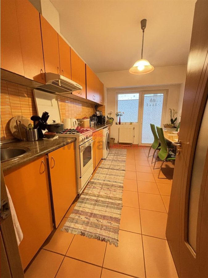 Apartament 2 camere decomandat, C.R.Vivu - Bistrita