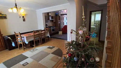 Casă de vânzare în Suceava | 154 mp | Teren 624 mp | Garaj | Mobilată si Utilată | Comision 0% - foto 2