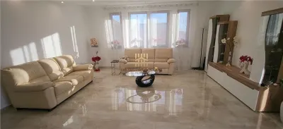 Casă de Lux de Vânzare în Suceava | 1.800 mp Teren | 4 Dormitoare | 4 Băi | Garaj | Fitness | Panouri Solare | Comision 0% - foto 14