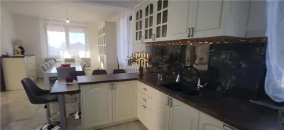 Casă de Lux de Vânzare în Suceava | 1.800 mp Teren | 4 Dormitoare | 4 Băi | Garaj | Fitness | Panouri Solare | Comision 0% - foto 9