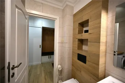 Apartament Modern 2 camere cu loc Parcare Suceava De Inchiriat - foto 13