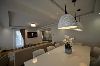 Casă de Lux în Suceava | 300 MP Utili | 5 Dormitoare | 5.000 MP Teren | Iaz | Panoramă | 880.000  Euro  | Comision 0 - foto 11