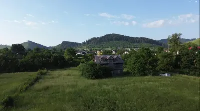 Teren 10304 mp cu casa locuibila In Bucovina Zona Manastire Slatina! De vanzare! 0727817187 - foto 12