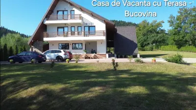 CASĂ DE VACANȚĂ DE VÂNZARE ÎN BUCOVINA | MĂLINI HERLA | 2.000 MP TEREN | 5 DORMITOARE CU BĂI PROPRII | TERASĂ 50 MP - Malini