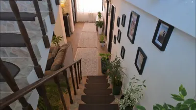 CASĂ DE VACANȚĂ DE VÂNZARE ÎN BUCOVINA | MĂLINI HERLA | 2.000 MP TEREN | 5 DORMITOARE CU BĂI PROPRII | TERASĂ 50 MP - foto 17