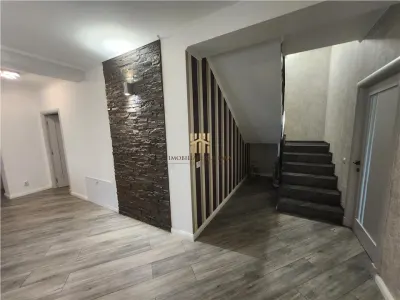 Cladire birouri - Zona Primarie! - foto 3