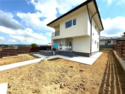 Vila moderna, 4 cam, 2 bai , 450 teren, priveliste, Valea Adanca Iasi - Valea Adanca