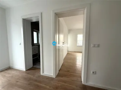 Casa tip duplex de vanzare,125 mp utili, curte 250 mp,Rediu - foto 5