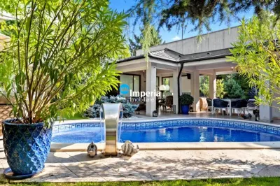 Vila deosebita cu piscina proprie, sector 6, Bucuresti - Bucuresti