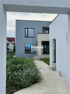 Persoana juridica de vanzare doua VILE DE LUX cu vedere la lac CORBEANCA - foto 2