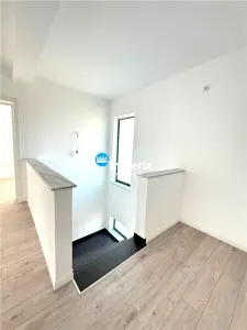 Vila moderna de vanzare – Hlincea, zona Stejar (str. Cortez)Vila dispune de 4 camere, dintre care 3 dormitoare, avand o suprafata utila de 110 mp si e - foto 3
