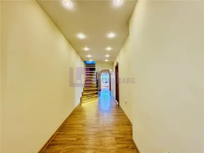 Spatiu de birouri | Central - Piata Cibin | 150 mp | curte | COMISION 0 | video - foto 4