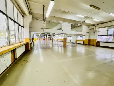 Spatiu industrial in Sibiu | 2000 mp | Central | cu birouri | etaj 1 - foto 6