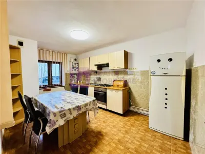 Casa de vanzare Piata Cluj | teren 336 mp | doua apartamente si anexe - foto 2