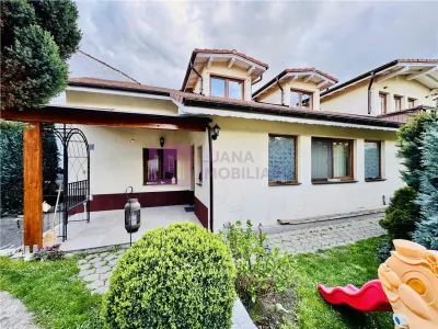 Casa de vanzare Piata Cluj | teren 336 mp | doua apartamente si anexe - foto 10