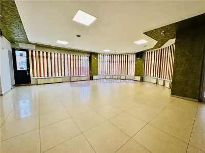 Spatiu comercial de inchiriat | Cristian, la intrare | vizibilitate mare - foto 2