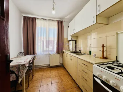 Apartament cu 2 camere de vanzare | Terezian | decomandat | etaj 3 - Sibiu