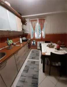 Vanzare Apartament 3 Camere Semidecomandat Luica-Uioara - foto 3