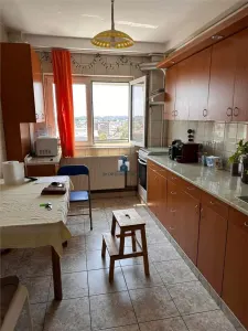 Apartament 4 camere Semidecomandat Metrou Brancoveanu - foto 4