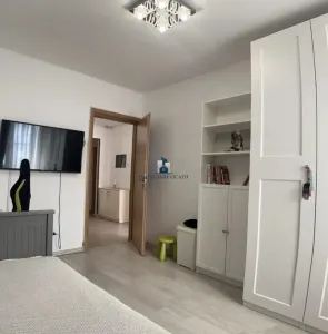 Vanzare Apartament 4 Camere Semidecomandat Sos.Berceni - foto 5