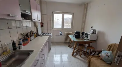 Vanzare Apartament 4 Camere Semidecomandat Sos.Oltenitei - foto 2