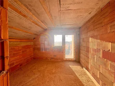 Casa individuala cu garaj si subsol 5 camere Vorovesti - foto 7
