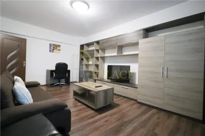 Apartament Hala Centrala, cu 2 camere, etaj 1, renovat - Iasi