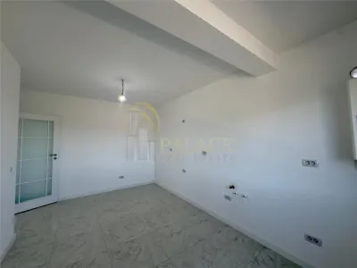 Vila individuala de vanzare in Barnova, zona retrasa si linistita - foto 5