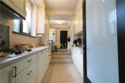 Vila individuala in Copou, 7 camere, 4 bai, garaj, beci, 280 mp util - foto 7