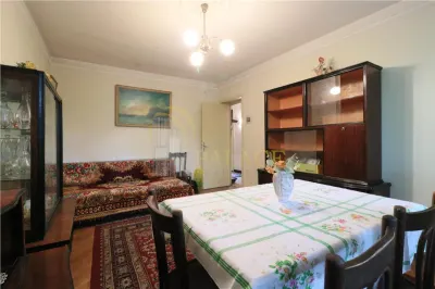 Apartament de 3 camere decomandat, etaj 2,  Podu Ros, Liceul Racovita - foto 2
