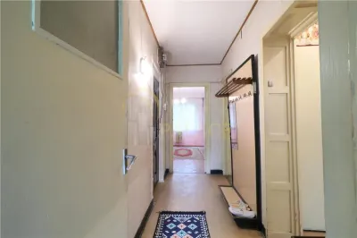 Apartament de 3 camere decomandat, etaj 2,  Podu Ros, Liceul Racovita - foto 6