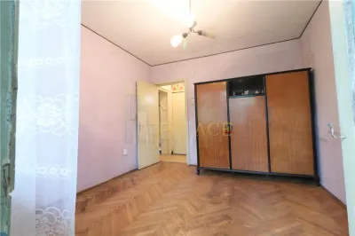 Apartament de 3 camere decomandat, etaj 2,  Podu Ros, Liceul Racovita - foto 10