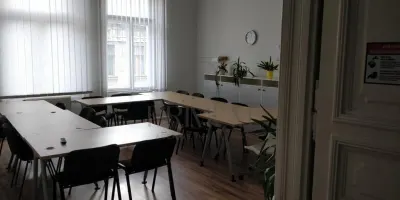 Spatiu pentru birouri -  ultracentral - zona excelenta - 220 mp - centrala proprie - foto 4